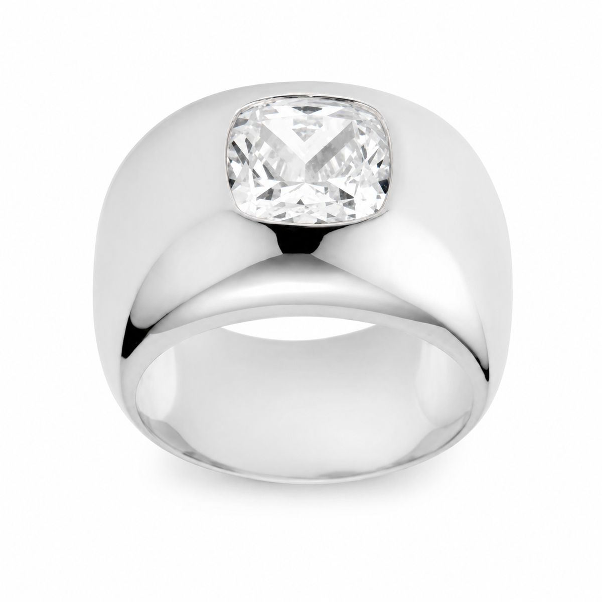 The Be Still Look: Heartbreaker ring in Silver Cushion