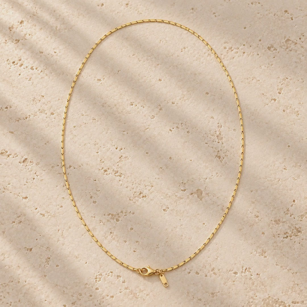 Thin Margin - Necklace
